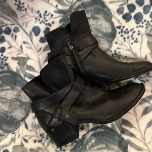 Cute black UGG Moto/bootie boots. Great condition.